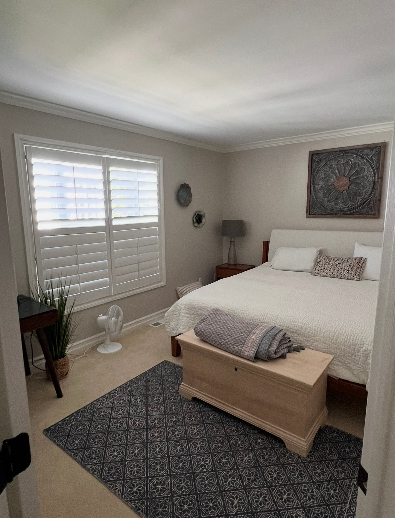 Upstairs guest bedroom with king bed on Front Street side